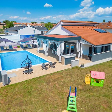 קאנפאנאר Villa Beauty With Heated Pool And Jacuzzi מראה חיצוני תמונה