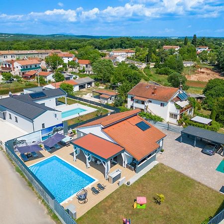 קאנפאנאר Villa Beauty With Heated Pool And Jacuzzi מראה חיצוני תמונה